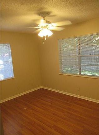 4th image of 7503 Southgate Ln #A