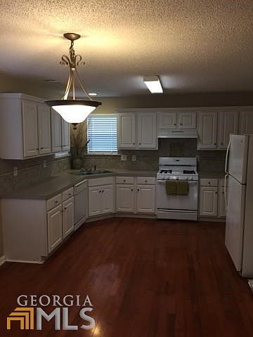 2nd image of 410 Gresham Dr