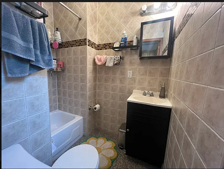 530 E 13th St #23 — Photo 8