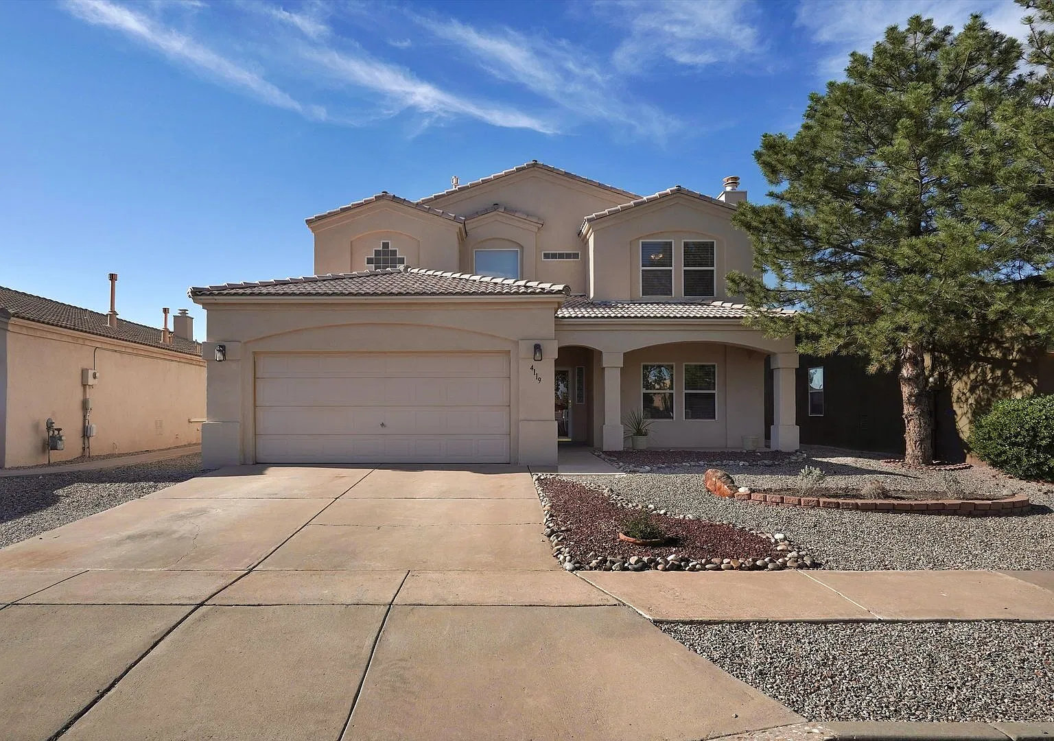 Spacious 3BR/3BA Home for Rent | NW Albuquerque | Convenient location and Charm — Photo 2