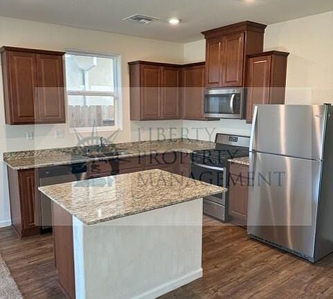 4th image of 638 Tillman Dr