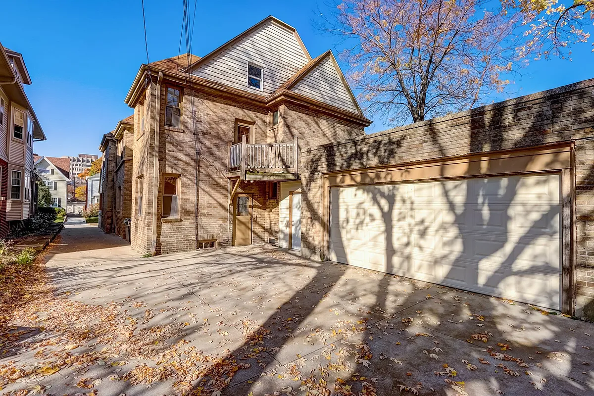 Building Photo - 3314 N Hackett Ave