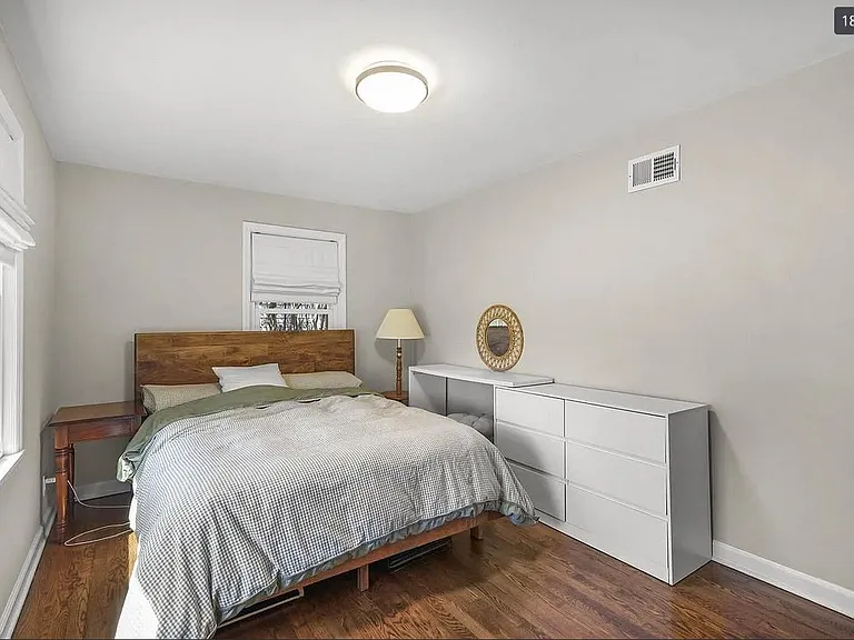 326 S Midvale Blvd — Photo 15