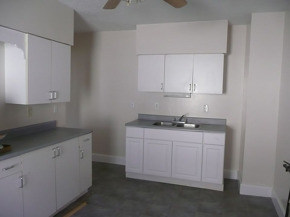 1st image of 231 Air St
