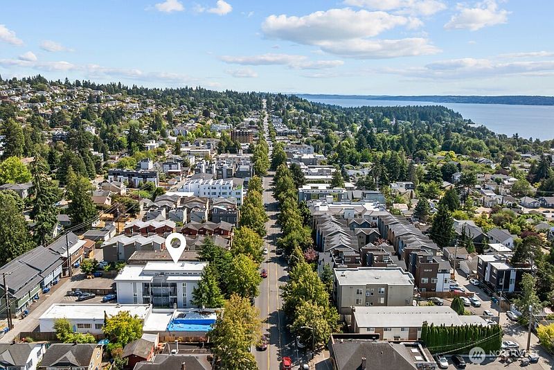 3rd image of 5912 California Avenue SW #201