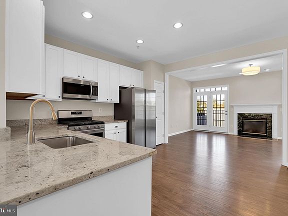 3rd image of 3816 Sugarloaf Pkwy