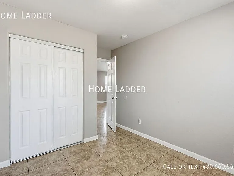 1724 W Carol Ave #A — Photo 19