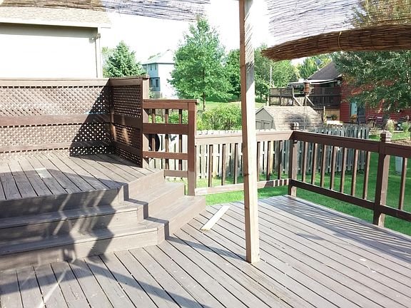 2nd image of 916 Meadow View Dr