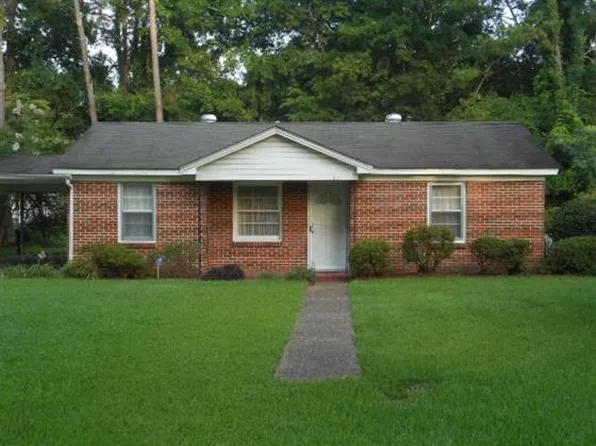 111 Fairview Dr, Selma, AL 36701