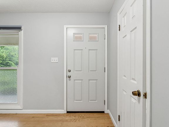 3rd image of 12150 Breckinridge Ln