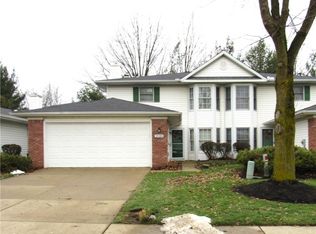 18344 Woodside Xing S, Strongsville, OH