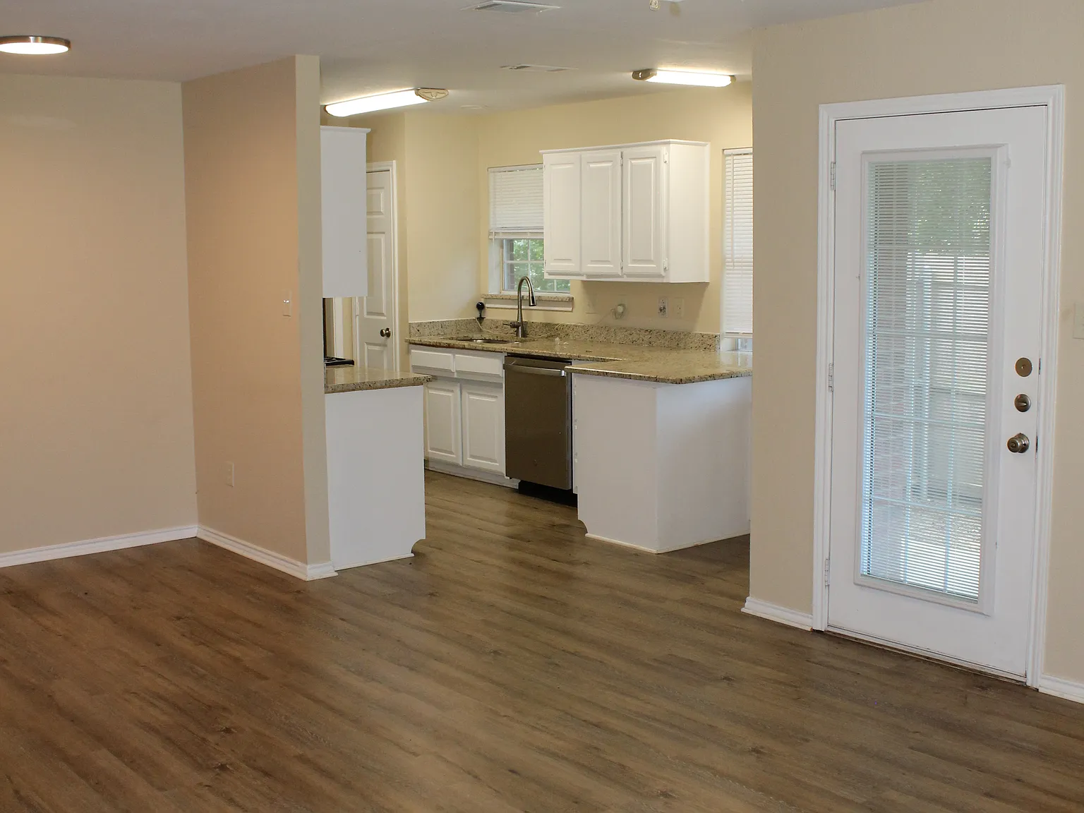1801 Park Pl — Photo 2