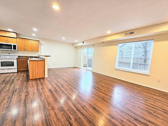 4th image of 7205 NE 136th Ct
