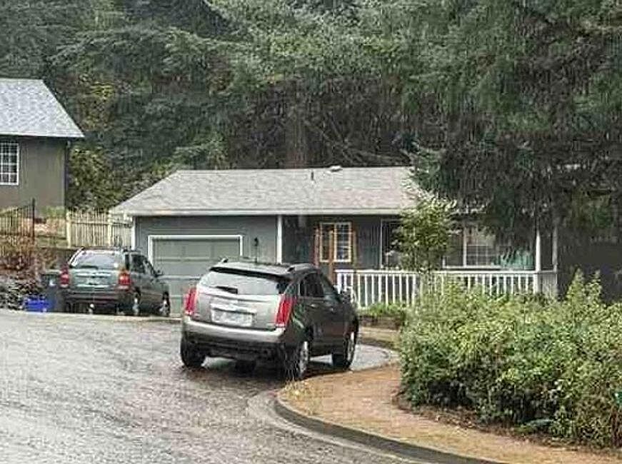 1st image of 24715 Forest Ct