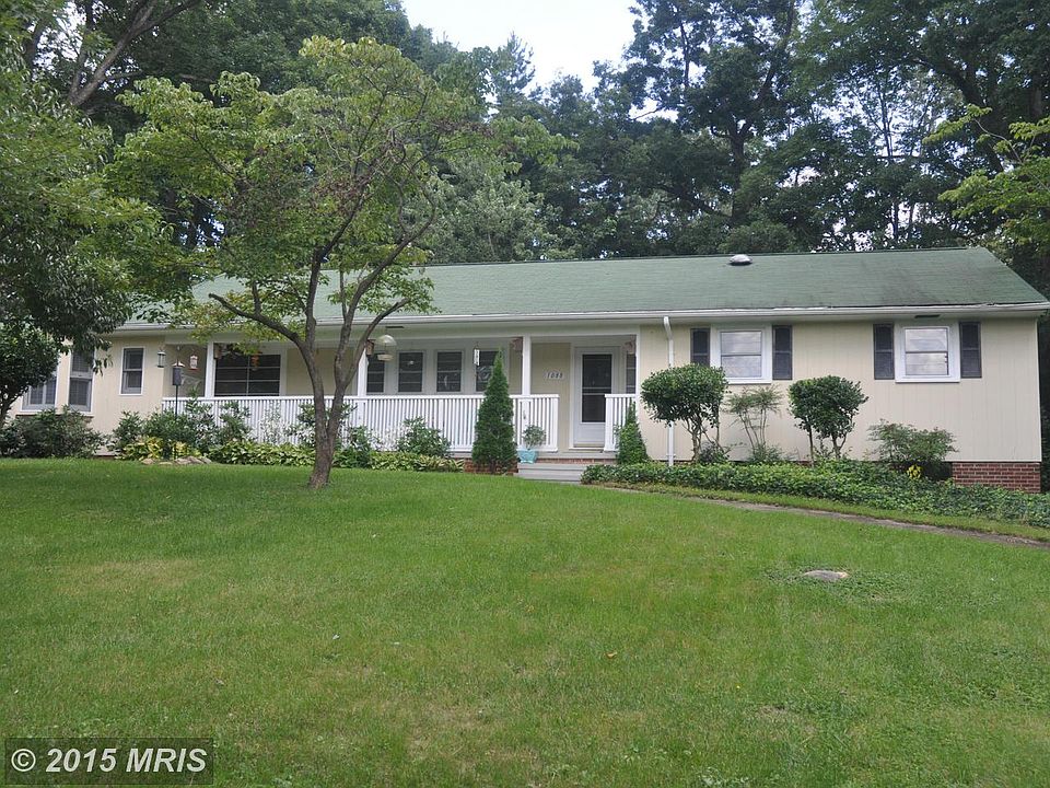 1st image of 1088 Oaklawn Dr