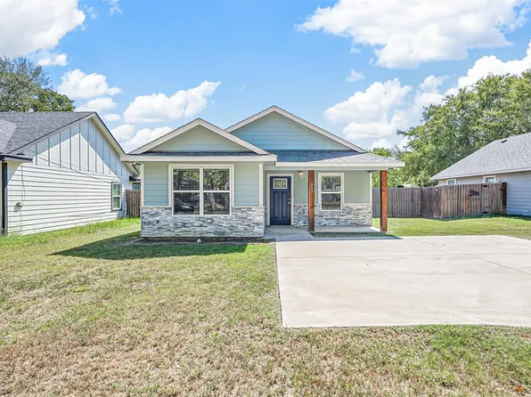 902 Rice St, Denison, TX 75020