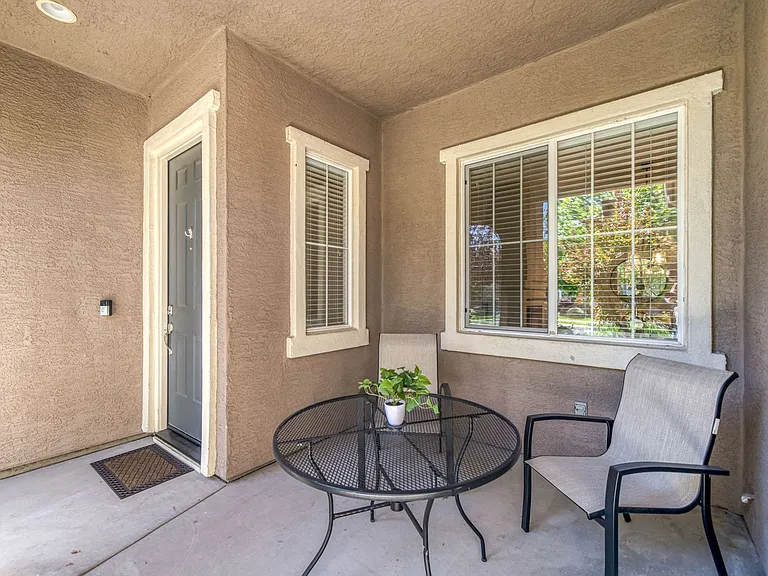 10577 Eagle Falls Way — Photo 6