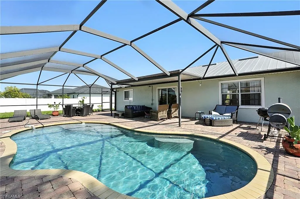 3 bed, 2.0 bath, 1499 sqft, $2,500 — Photo 1