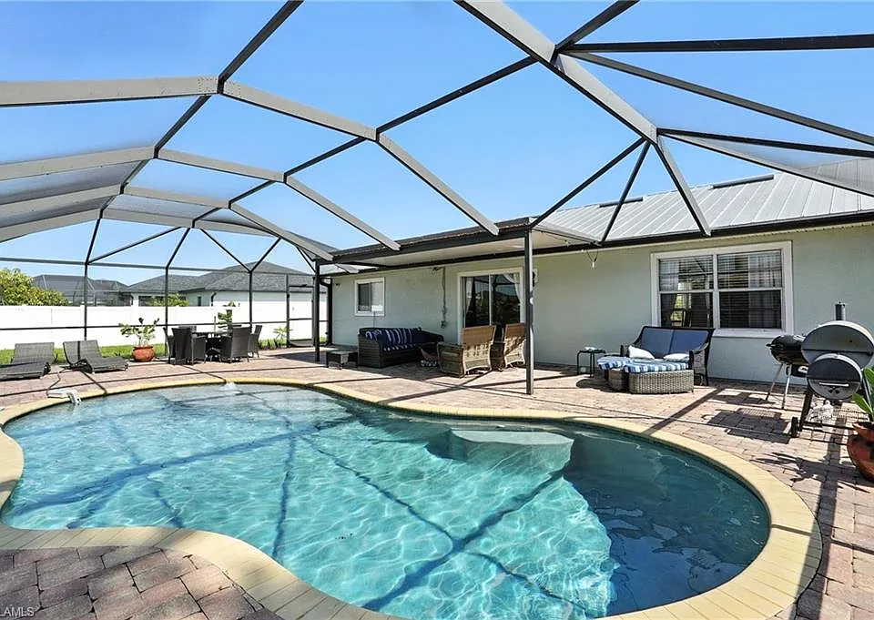 324 NW 24th Ter