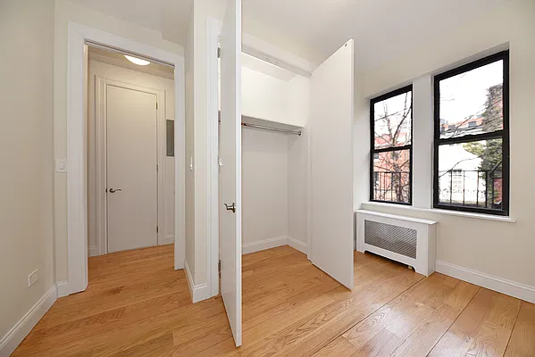 Rented by Buchbinder & Warren | media 7