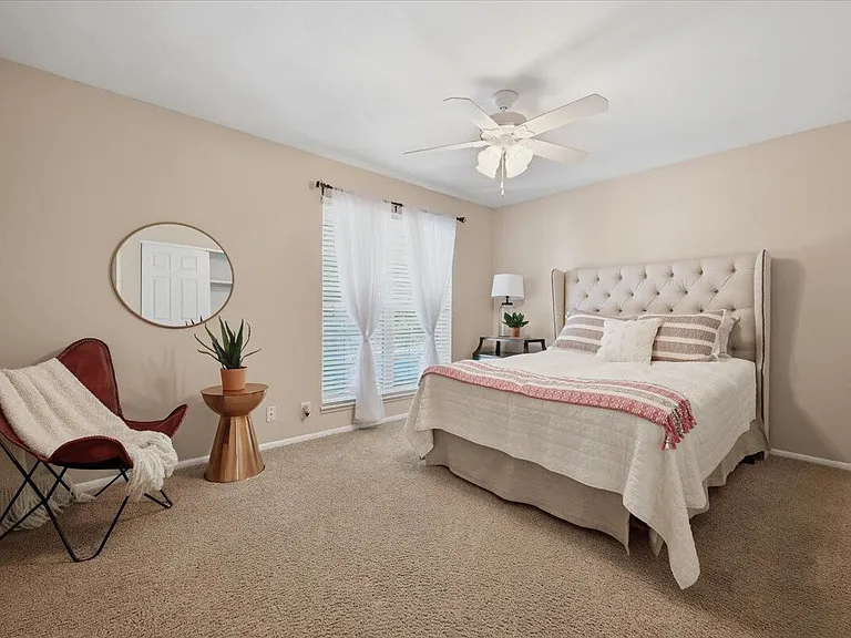 Beau Jardin Apartments — Photo 10