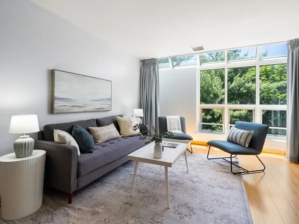 1 Watermill Pl Unit 516, Arlington, MA 02476