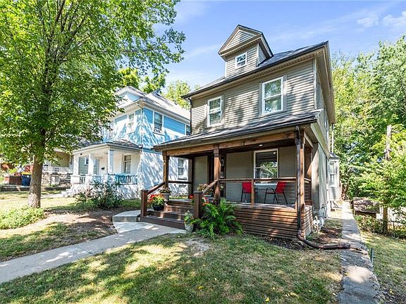 4th image of 4114 Windsor Ave