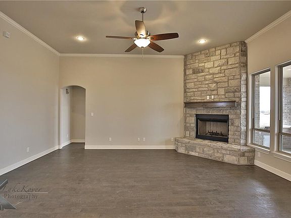 3rd image of 142 Contera Ct