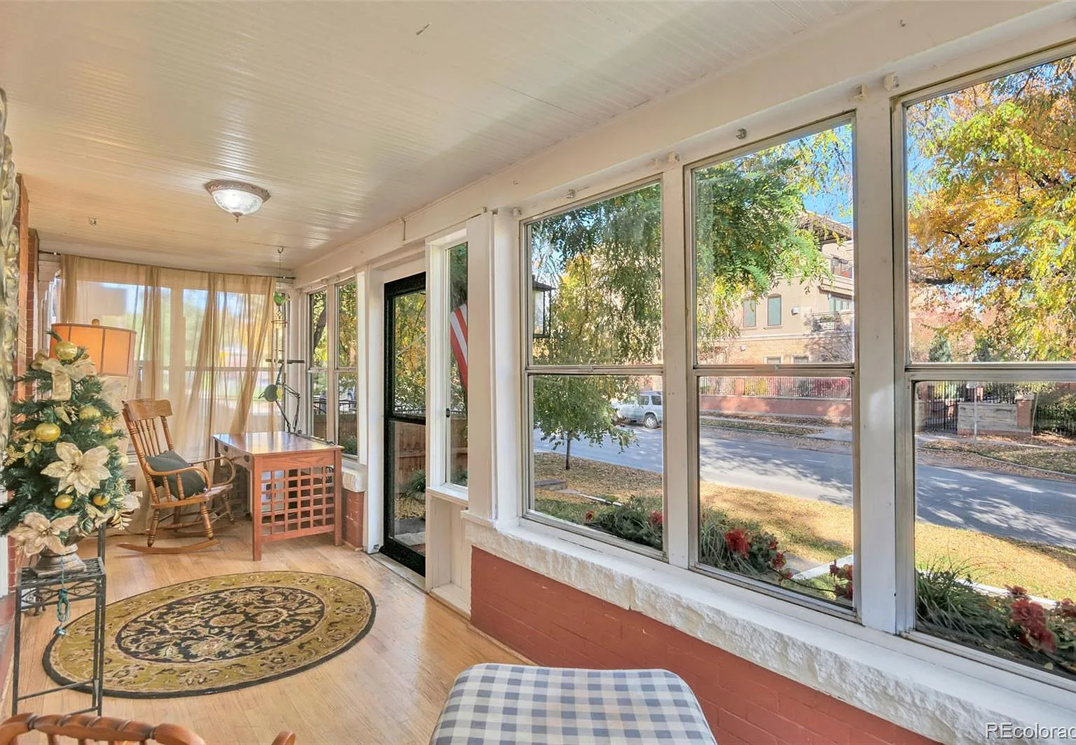 4 bed, 2.0 bath, 2278 sqft, $4,900 — Photo 4