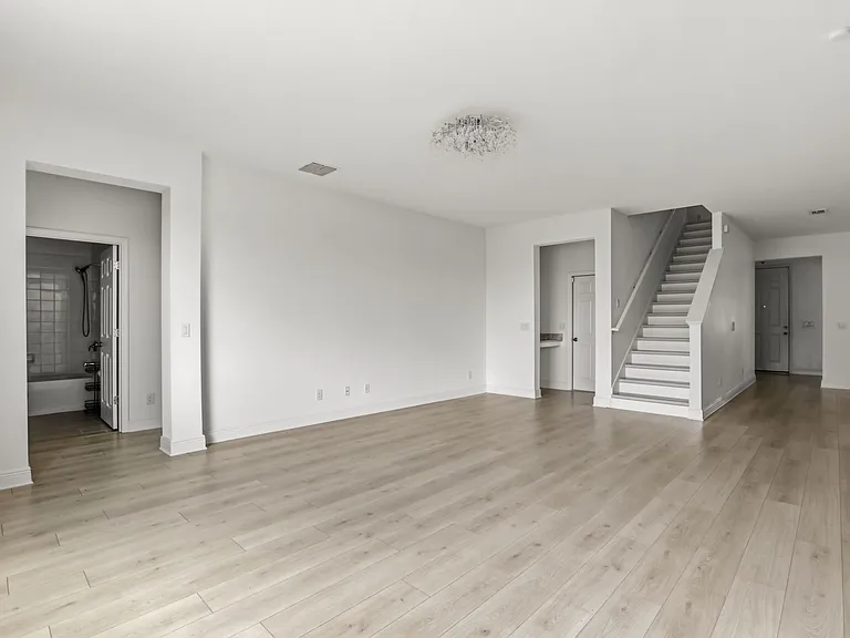 14452B Crestavista Ave — Photo 9