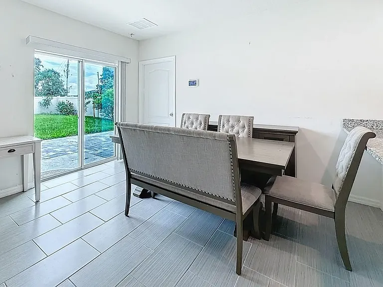 3310 Summerdale Way — Photo 4