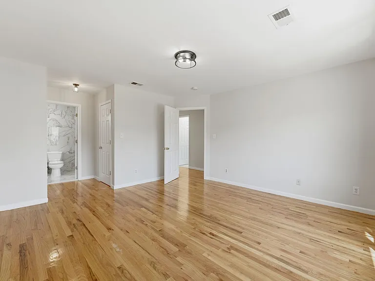 239 Terrace Ave #2 — Photo 10