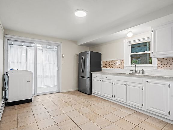 5th image of 1510 Central Ave #1