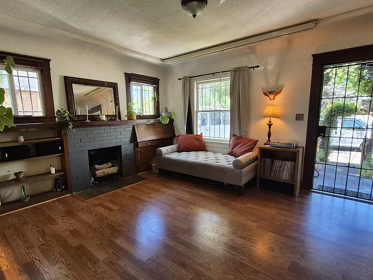 3245 Marlborough Ave — Photo 5