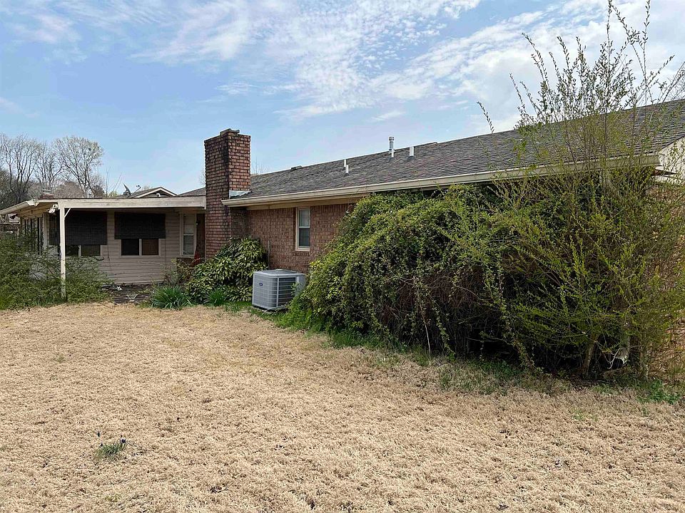 2nd image of 203 Francis Ave