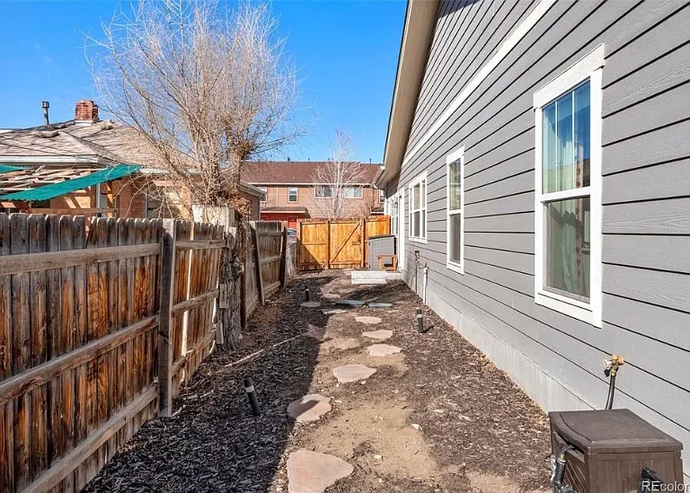 3218 W Nevada Pl #102 — Photo 11