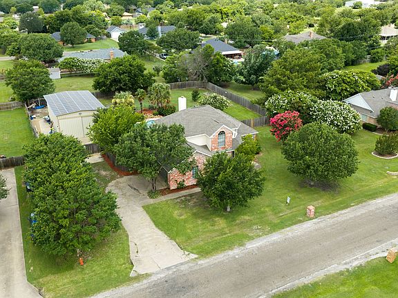 2nd image of 1110 Hampshire Dr