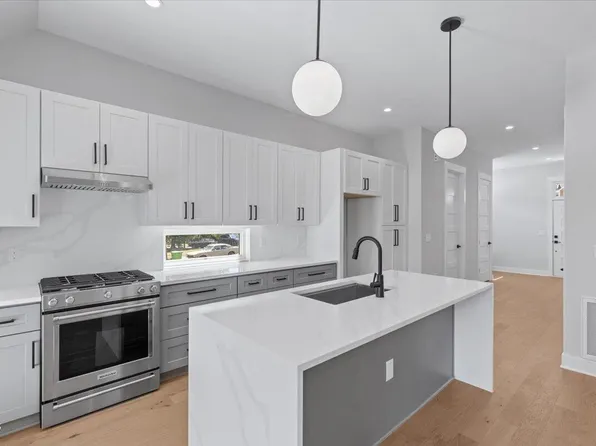 543 Bragg St, Raleigh, NC 27610
