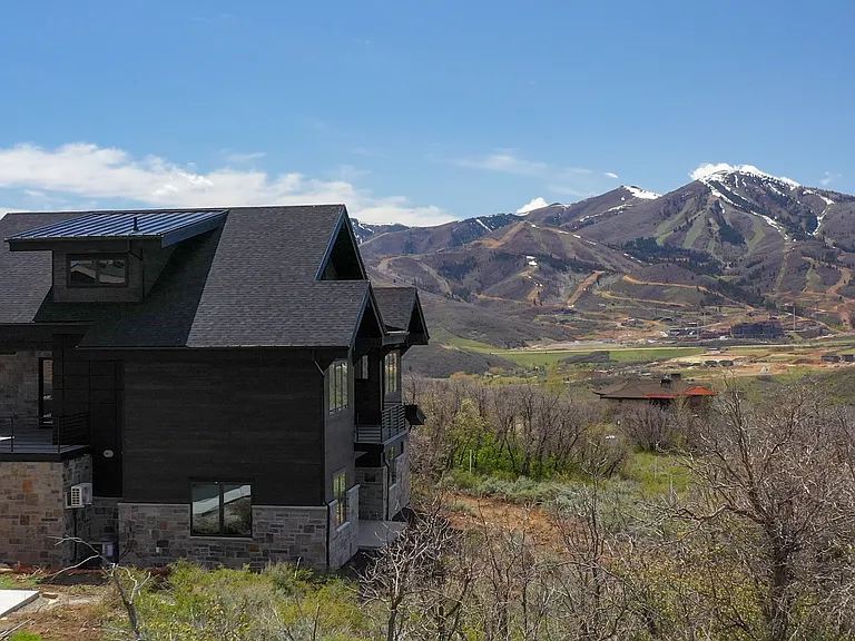 1285 Lasso Trl — Photo 27