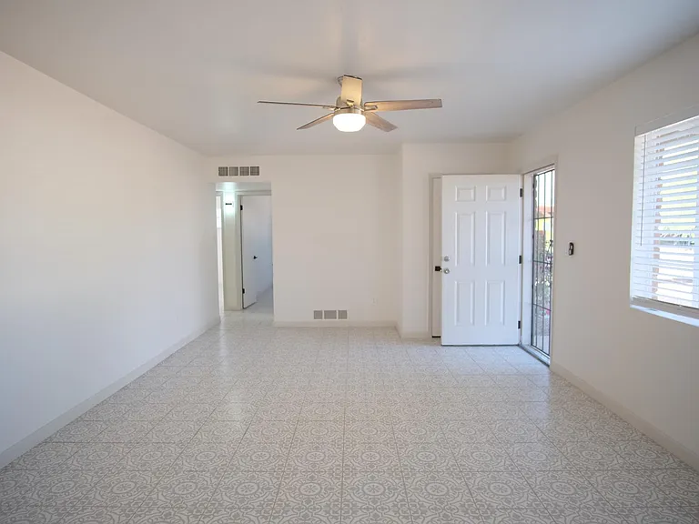 2743 N Park Ave — Photo 4