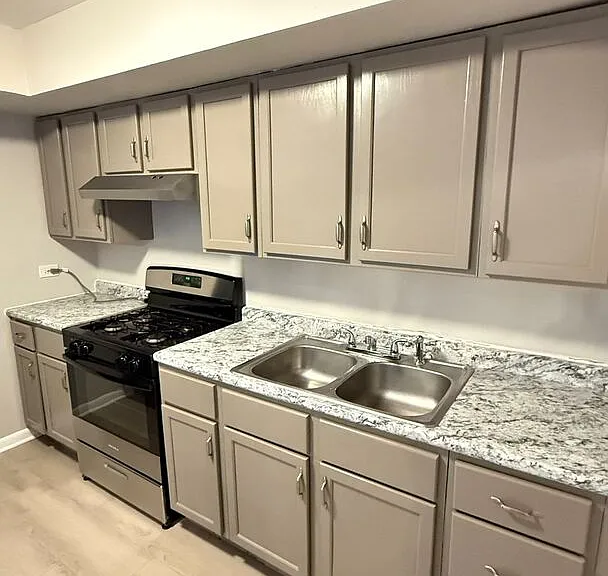 1119 E Algonquin Rd #2 — Photo 17