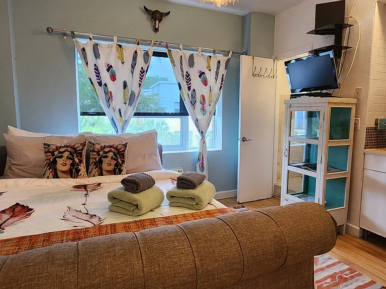 255 W 24th St #231 — Photo 8