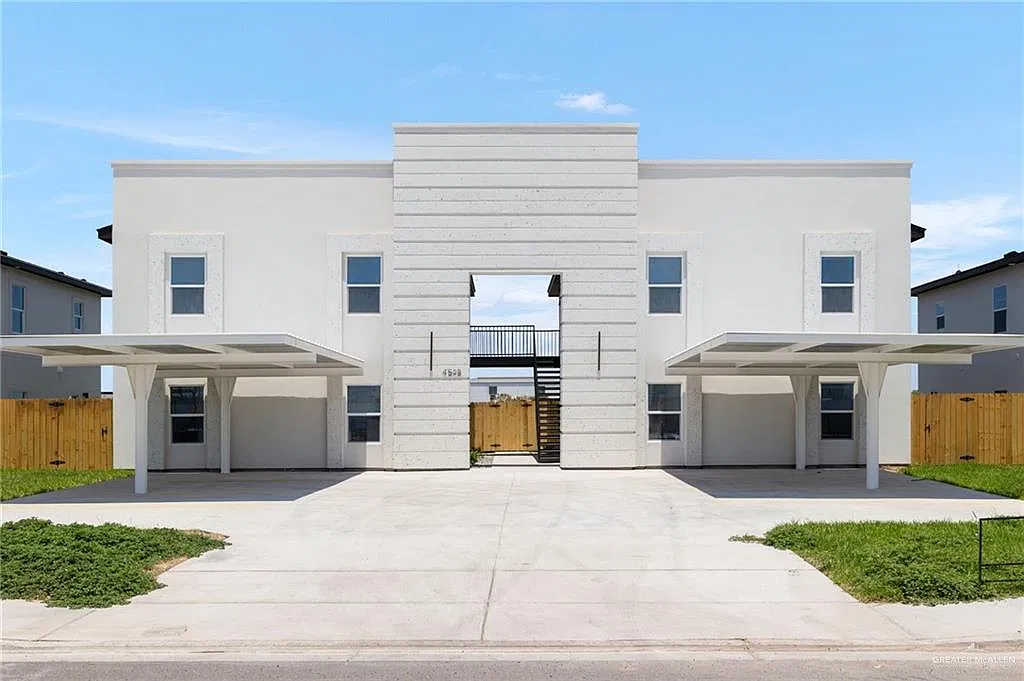 3 bed, 2.0 bath, 1050 sqft, $1,290 — Photo 1