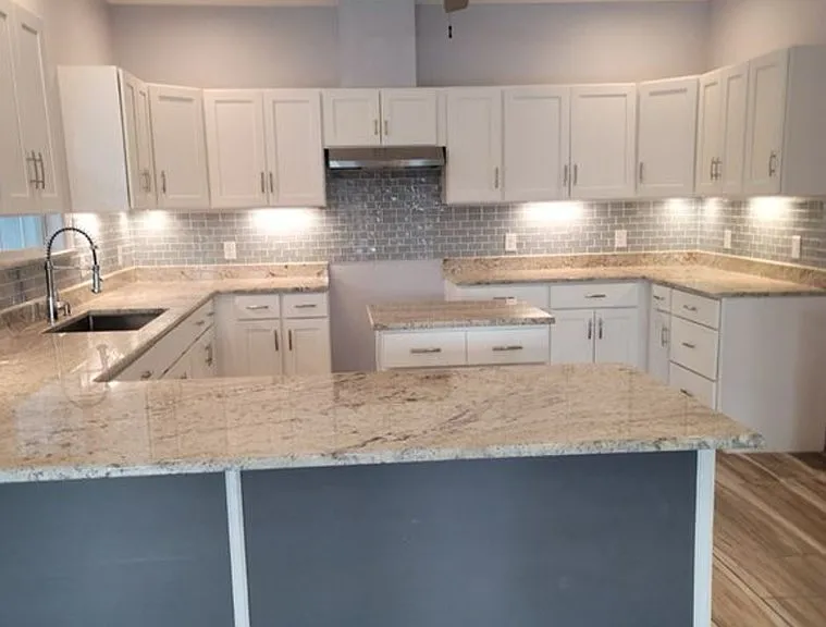1600 Woodside Dr — Photo 3