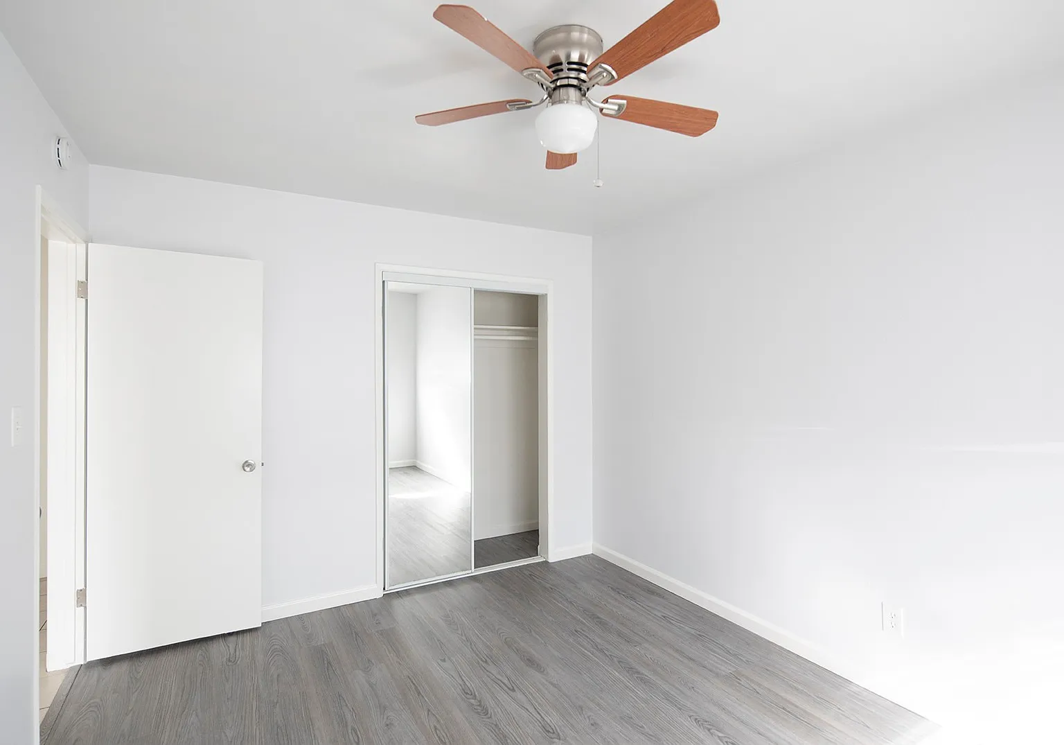 Ocean Palms Apartments — Photo 3