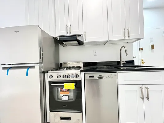 Rented by Bond New York | media 14