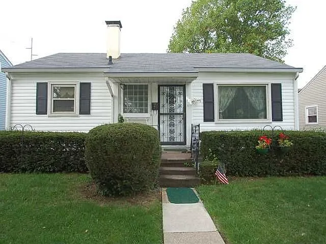 730 S Grand Ave photo 1