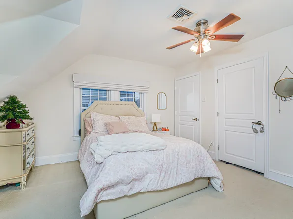 133 Goodwin Avenue image 28 of 53