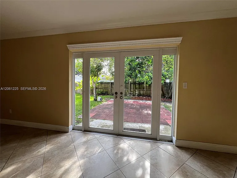 19010 SW 96th Ave — Photo 8