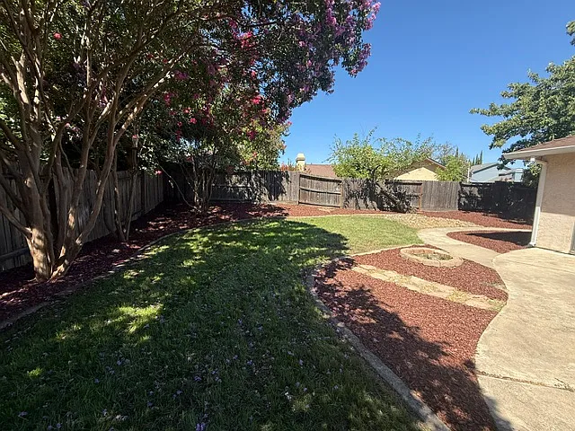 825 Cordwell Cir — Photo 14